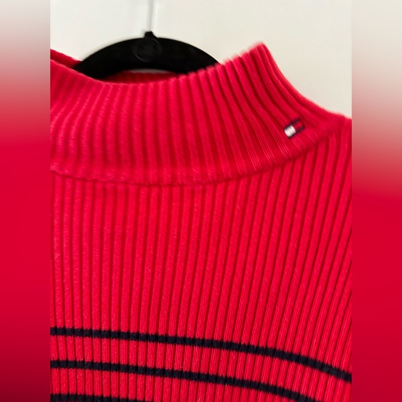 Vintage Tommy Hilfiger Red and Blue Turtleneck L - Picture 4 of 4